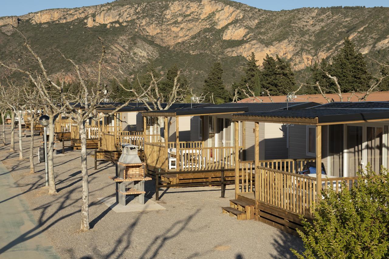 拉诺格拉露营地 Sant Llorenç de Montgai 外观 照片