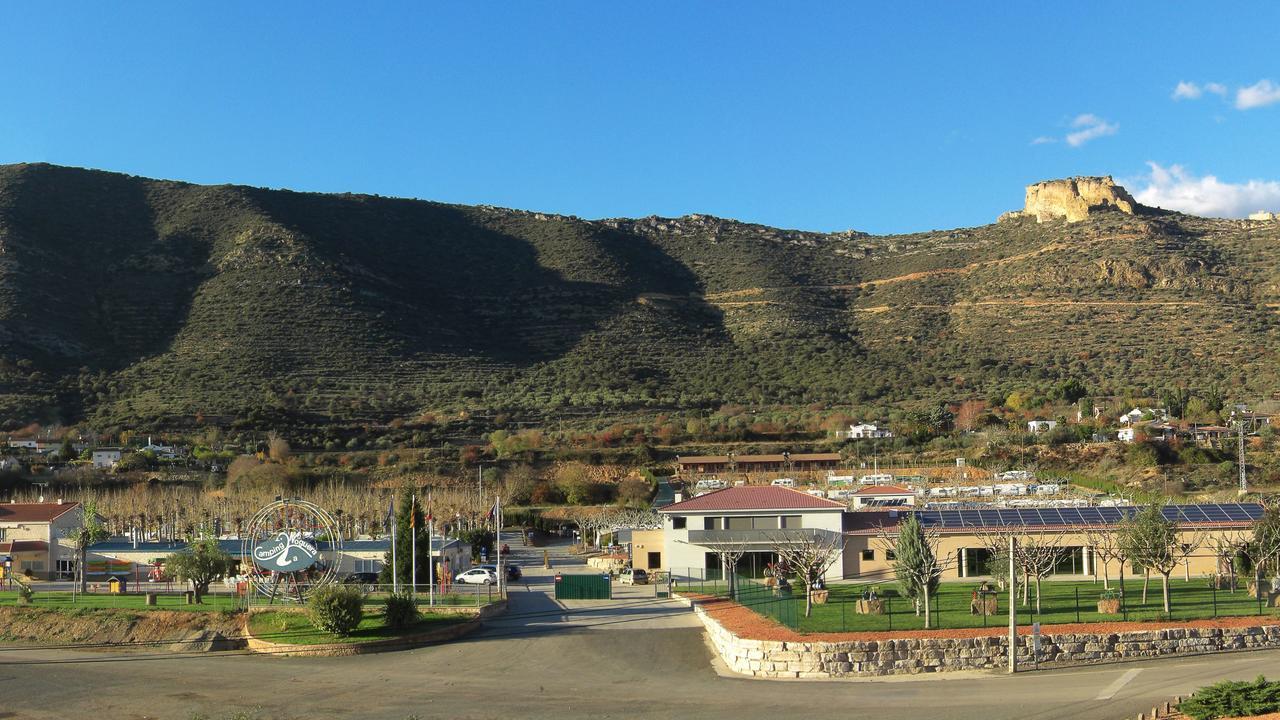 拉诺格拉露营地 Sant Llorenç de Montgai 外观 照片