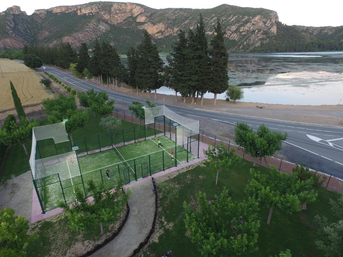 拉诺格拉露营地 Sant Llorenç de Montgai 外观 照片