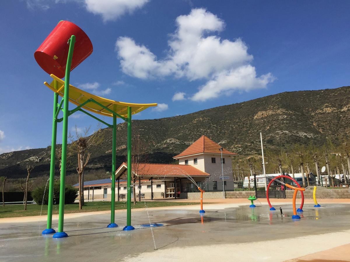 拉诺格拉露营地 Sant Llorenç de Montgai 外观 照片